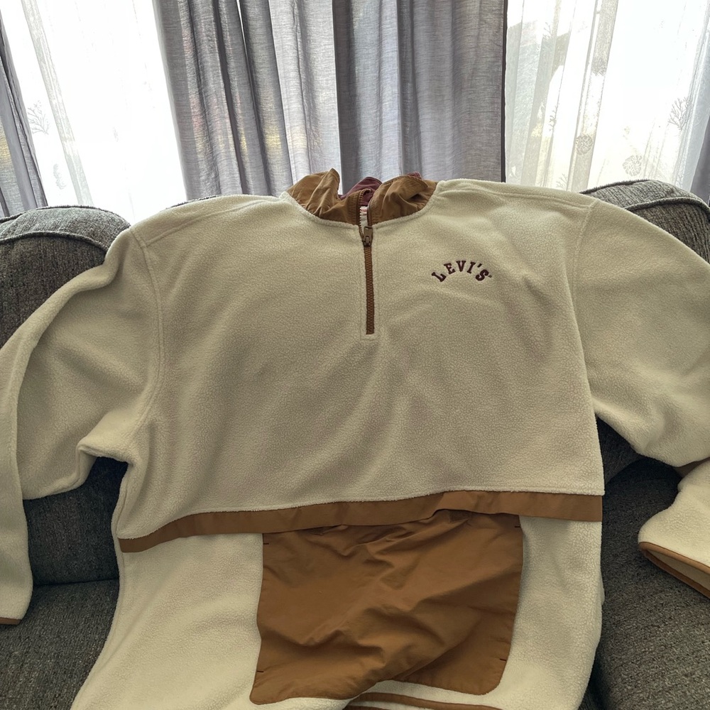 Levi pullover